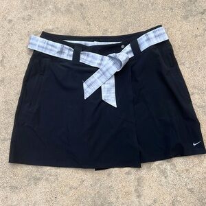 Nike Dri-Fit Women's Black Golf Skort w Grey Plaid Belt Size 6
